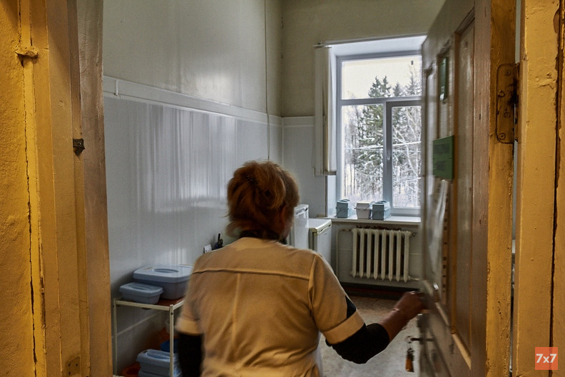 В Ивановской области медсестру уволили за прогул, которого не было. Ее удерживали в доме-интернате, где позже обнаружили коронавирус