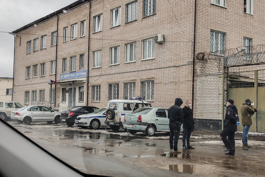 Полиция в Новгородской области задержала главу «Альянса врачей». Активисты профсоюза пытались передать респираторы больницам