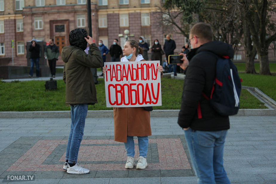 Белгородке отказали в выплате миллиона рублей за грубое задержание на акции Навального