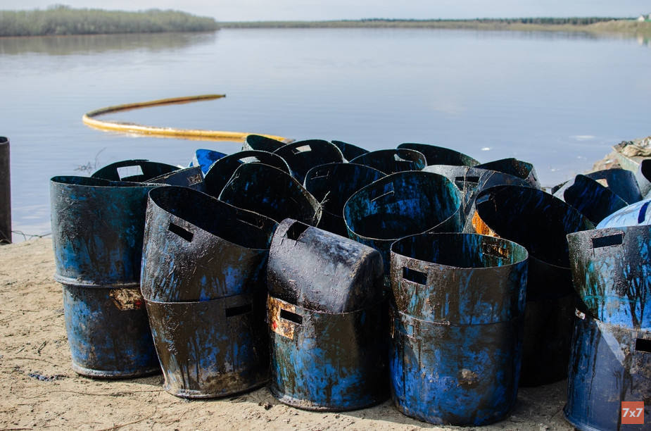 «ЛУКОЙЛ» выплатил 374 миллиона рублей за нефтеразлив в Коми. Экологи оценили возможный ущерб в миллиард