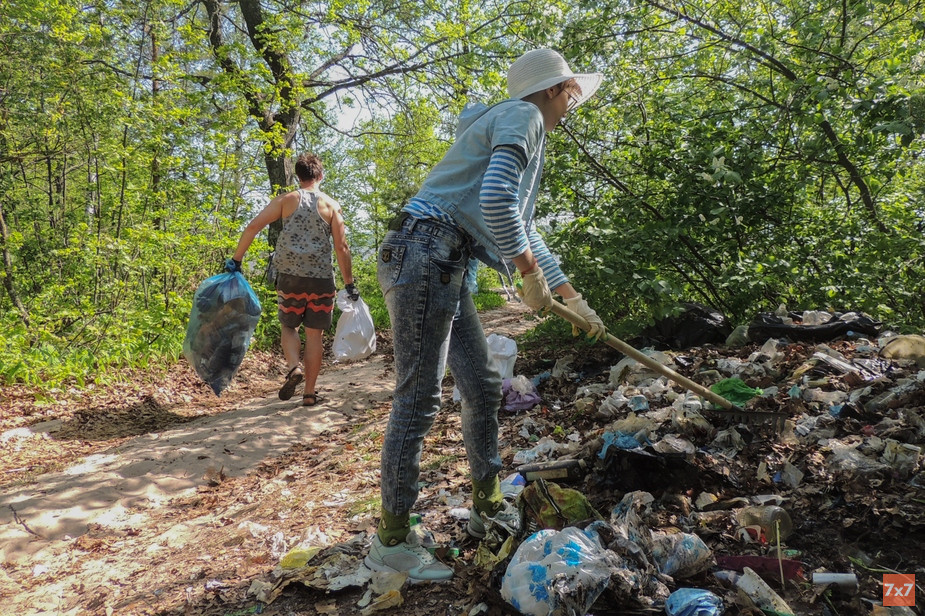 Волонтеры из Пензы собрали больше 1100 мешков мусора с берега Сурского водохранилища