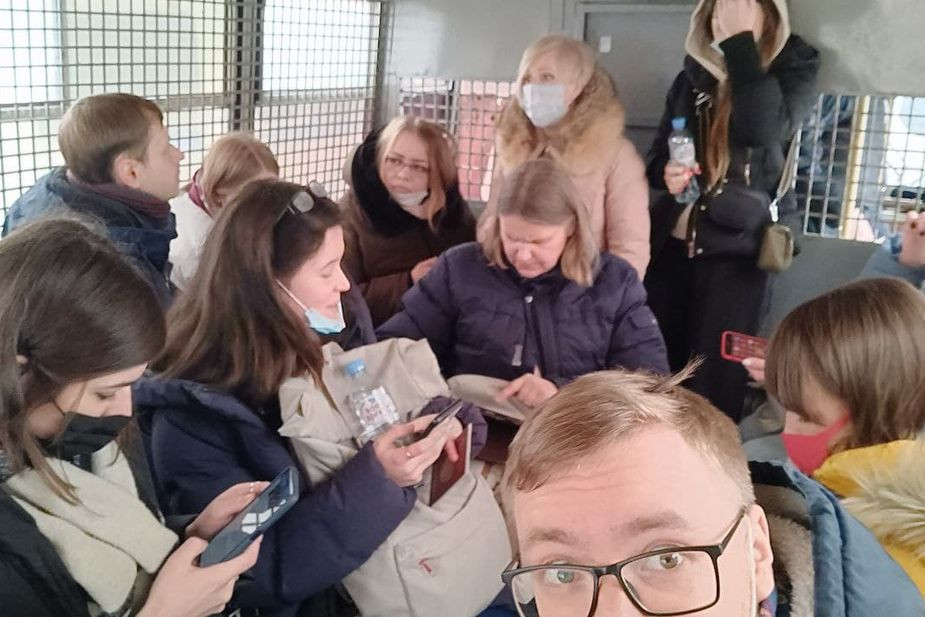 Карельского общественника и еще более 150 человек задержали на форуме муниципальных депутатов в Москве
