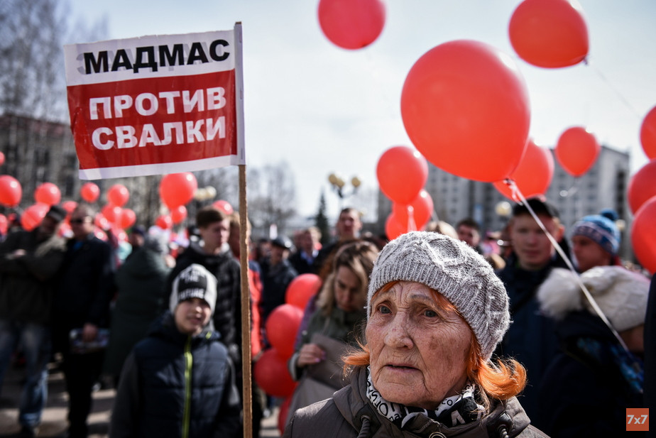 Мусорный протест на Первомай. Как люди из трех регионов выступили против строительства полигонов  — в фотоподборке «7x7» 