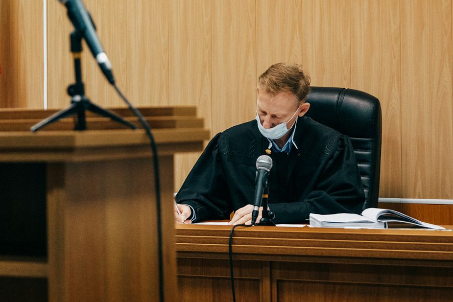 Во Владимире судья обязал журналистов согласовывать материалы со следователем перед их публикацией 

