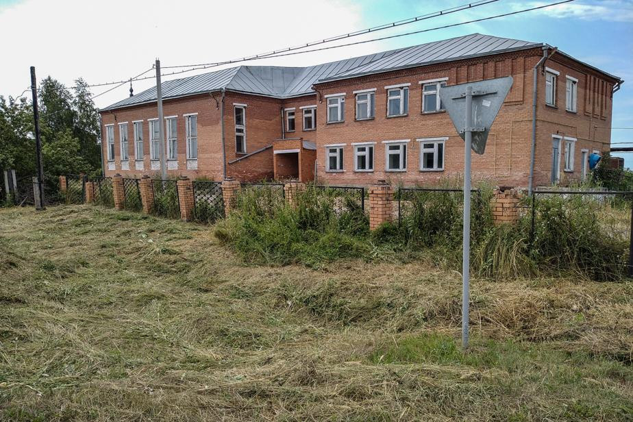 Рязанский активист добился возвращения здания сельской школы из ведения РПЦ администрации района