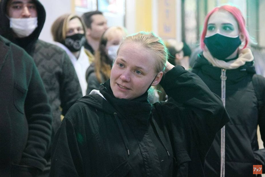 В Смоленске участницу акции в поддержку Навального арестовали на пять суток за фразу «Пойдемте, пойдемте»
