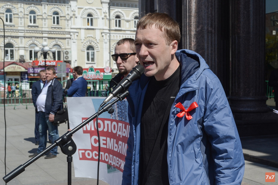 Суд не стал арестовывать активиста «Левого Фронта» Сергея Падалкина за участие в народном сходе после массовой драки в Чемодановке 