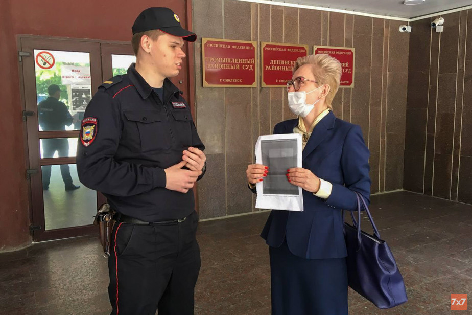 В Смоленске правозащитница отсудила у МВД компенсацию за ненадлежащие условия содержания в спецприемнике